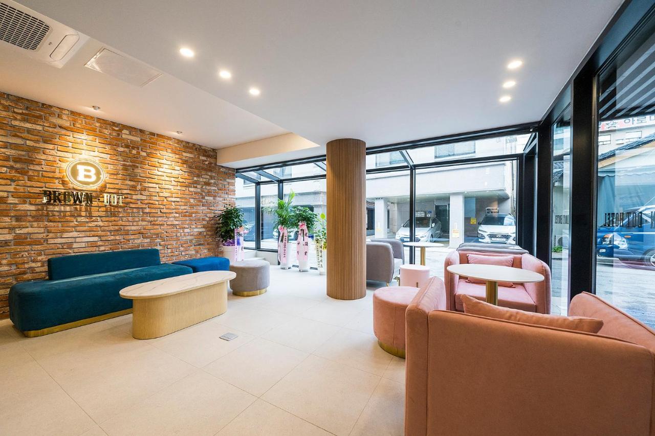 Browndot Hotel Namتشنتشون المظهر الخارجي الصورة
